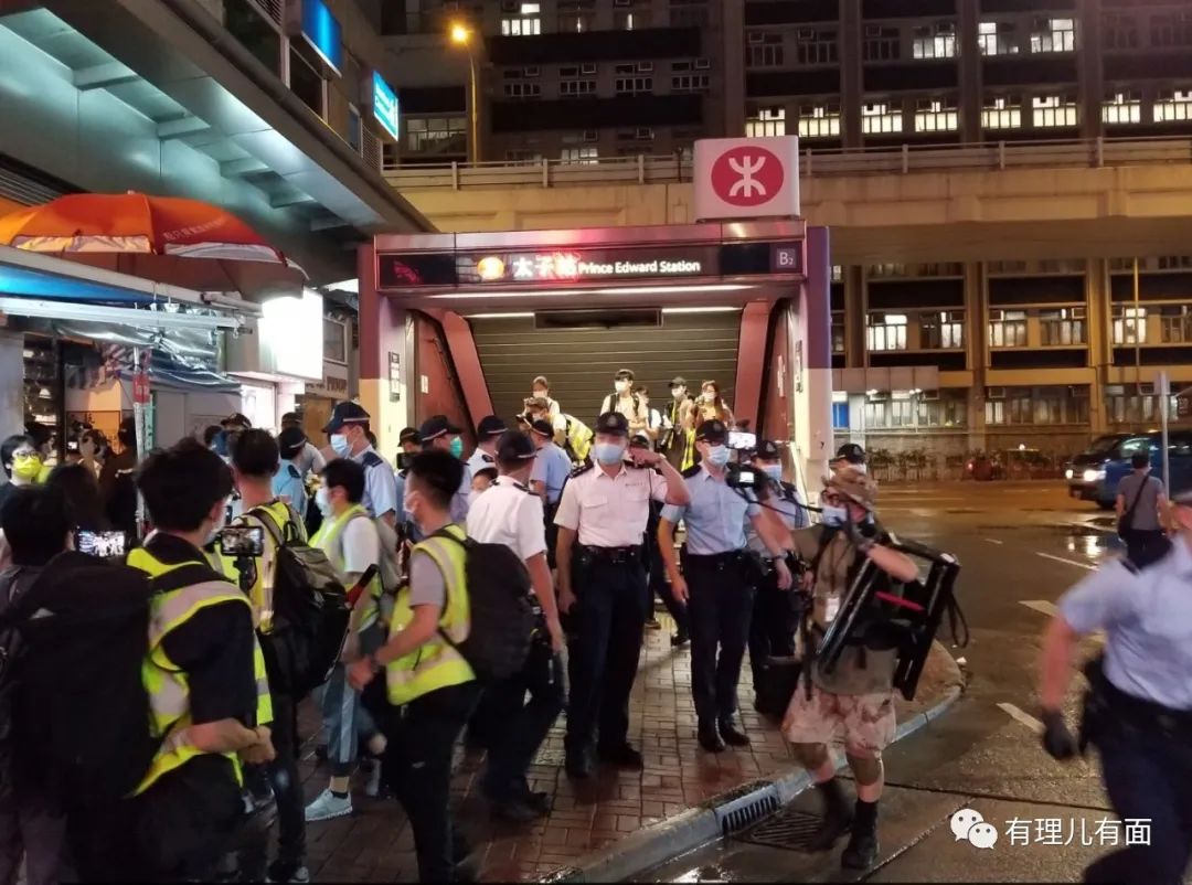 香港今晚必开一肖／香港今晚必开一肖，揭示丰富文化背景